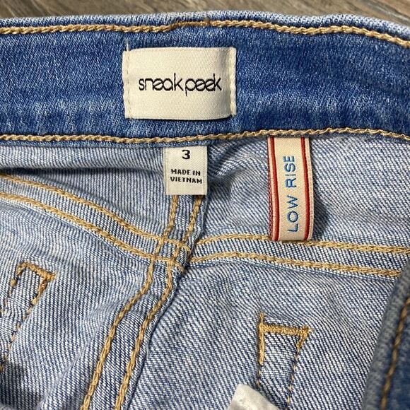 Sneak Peek Low-rise Distressed Skinny Jeans - Picture 7 of 9